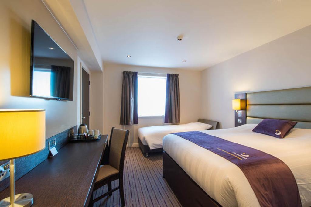 Premier Inn Inverness East Szoba fotó